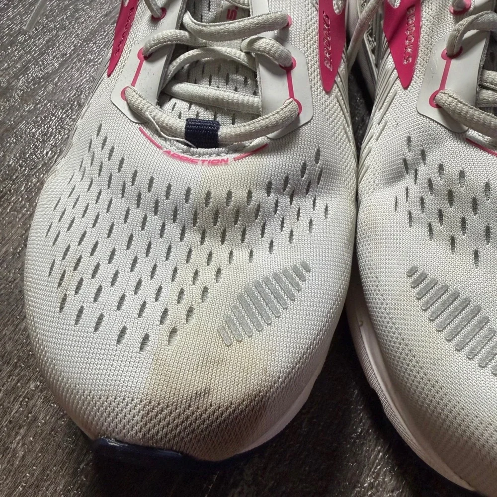 Brooks Addiction GTS 15 Running Shoes Women 11.5 2E White Pink Stability Sneaker